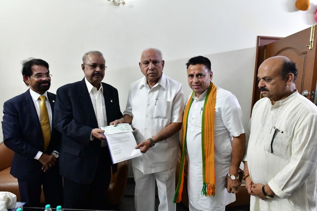 Dr. Muhammed Majeed, Chairman and Managing Director of Sami-Sabinsa Group Donated Rs. 2 Crores to Karnataka Chief Minister’s Distress Relief Fund