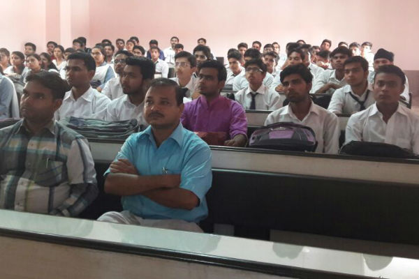 Dr. Majeed Foundation Conducted 'Health Awareness Seminar & Career Building Program' at Pharmacy Department of (M.I.T.) Moradabad Institute of Technology For The Project Learn & Earn