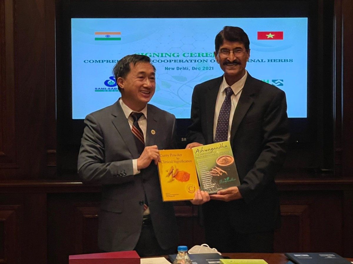 Signing of MoU with Tan Thanh Holdings and Vietnam-India Business Forum