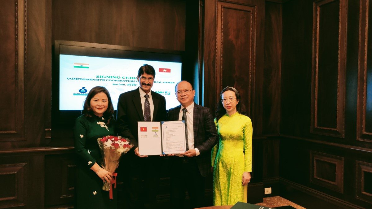 Signing of MoU with Tan Thanh Holdings and Vietnam-India Business Forum